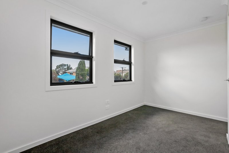 Photo - 1/7 Dundee Street, Reservoir VIC 3073 - Image 4