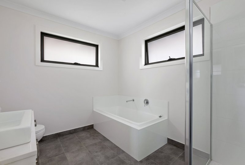 Photo - 1/7 Dundee Street, Reservoir VIC 3073 - Image 6