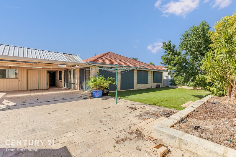 Photo - 17 Dunlowe Loop, Warnbro WA 6169 - Image 18