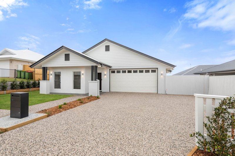 Photo - 17 Dunmall Crescent, Glenvale QLD 4350 - Image 1