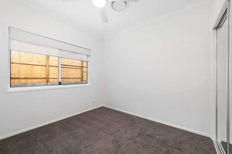 Photo - 17 Dunmall Crescent, Glenvale QLD 4350 - Image 13