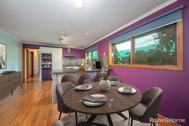 Photo - 17 Dunrossil Drive, Sunbury VIC 3429 - Image 4