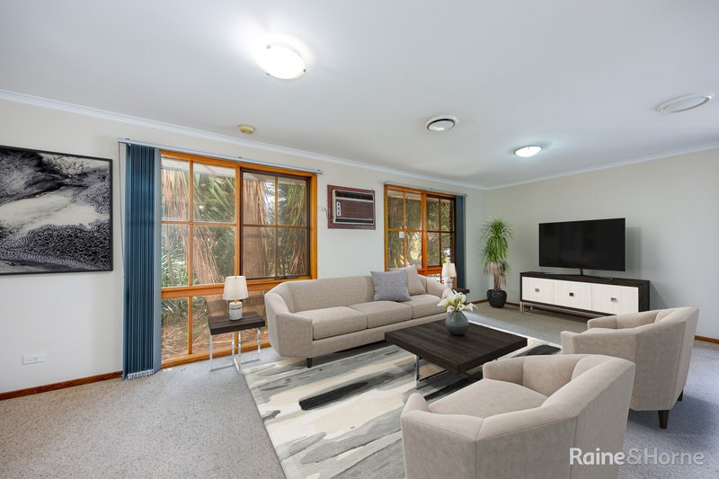 Photo - 17 Dunrossil Drive, Sunbury VIC 3429 - Image 5