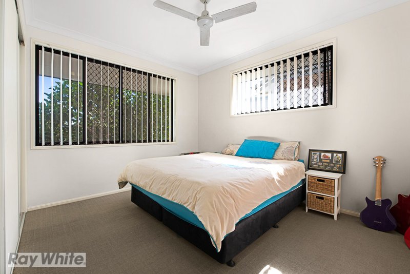 Photo - 17 Dusky Street, North Lakes QLD 4509 - Image 4