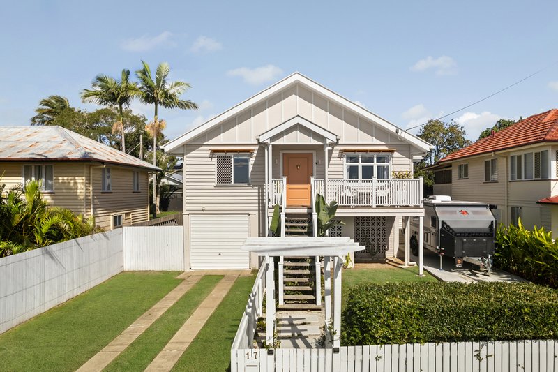 Photo - 17 Duval Street, Wynnum West QLD 4178 - Image 3