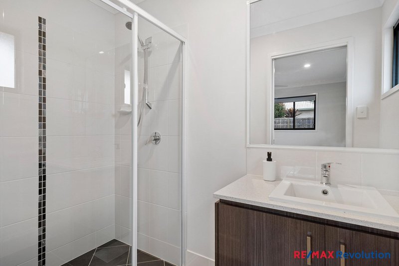 Photo - 17 Dysart Drive, Holmview QLD 4207 - Image 10