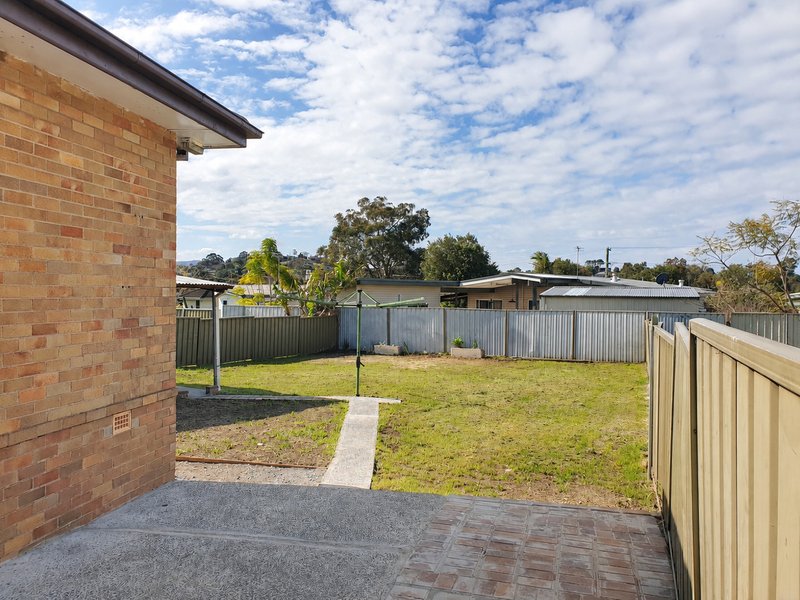 Photo - 17 Echuca Crescent, Koonawarra NSW 2530 - Image 7