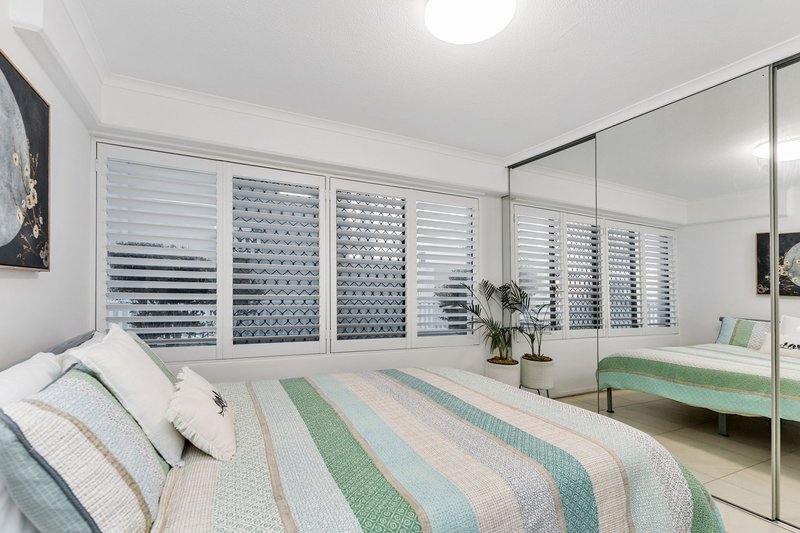 Photo - 1/7 Eden Avenue, Coolangatta QLD 4225 - Image 8