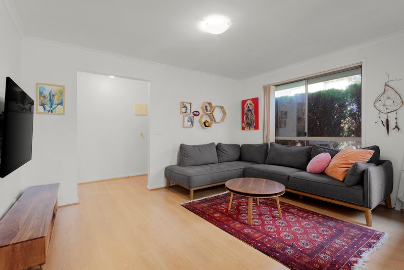 Photo - 1/7 Elaroo Street, Chadstone VIC 3148 - Image 2