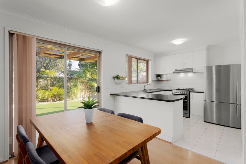 Photo - 1/7 Elaroo Street, Chadstone VIC 3148 - Image 4