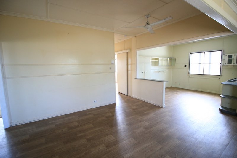 Photo - 17 Eleventh Street, Home Hill QLD 4806 - Image 11