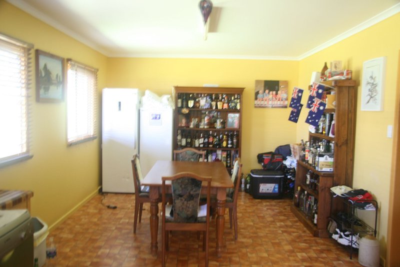 Photo - 17 Elliott Street, Gin Gin QLD 4671 - Image 6