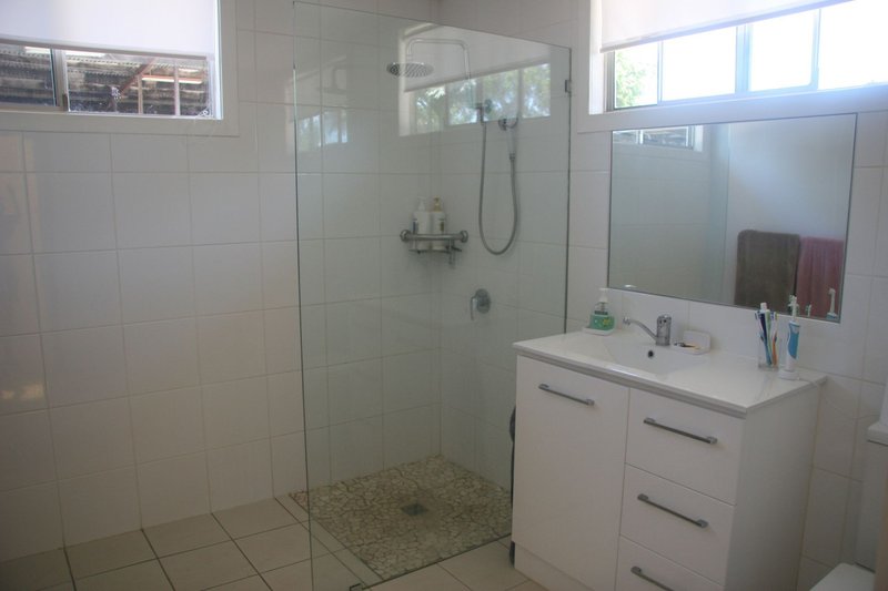 Photo - 17 Elliott Street, Gin Gin QLD 4671 - Image 11