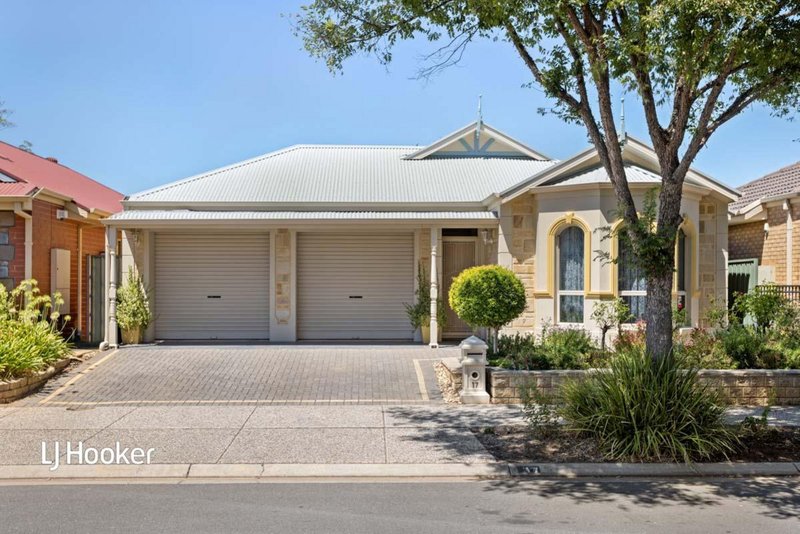 17 Elmwood Court, Mawson Lakes SA 5095