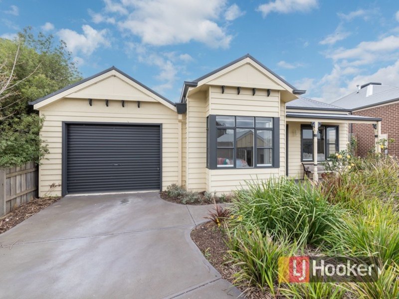 Photo - 1/7 Elrona Court, Pakenham VIC 3810 - Image 13