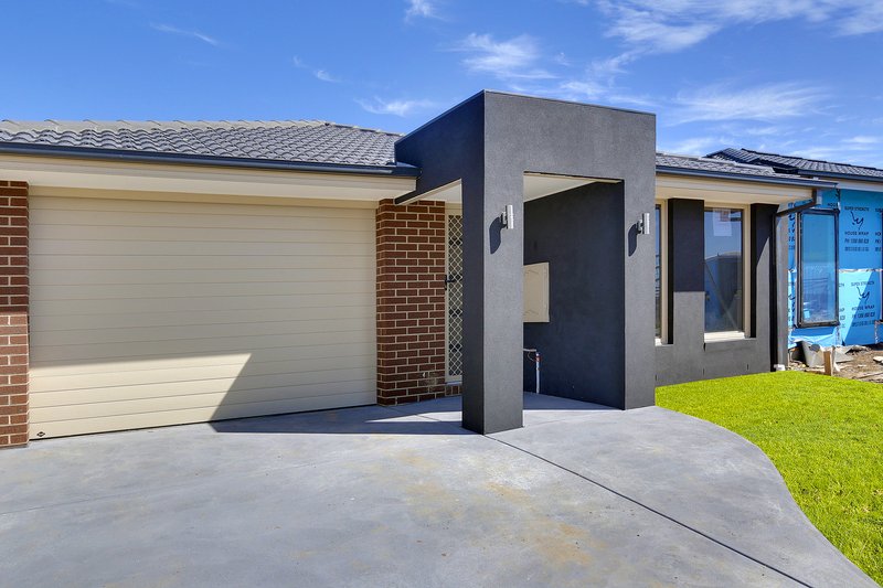 Photo - 17 Elsey Way, Clyde North VIC 3978 - Image 2