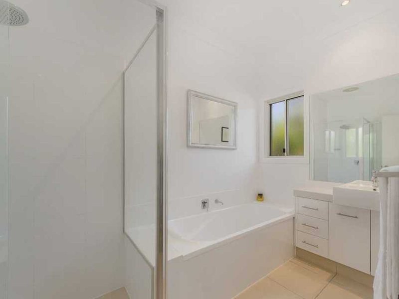 Photo - 17 Emerson Drive, Mudgeeraba QLD 4213 - Image 12