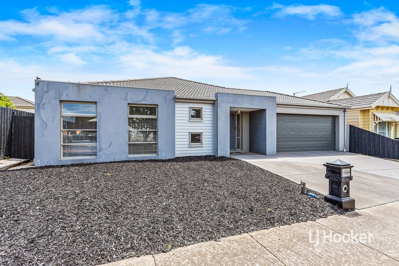 17 Emily Crescent, Point Cook VIC 3030