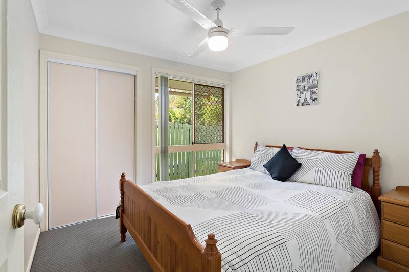 Photo - 17 Emuglen Place, Ferny Grove QLD 4055 - Image 11