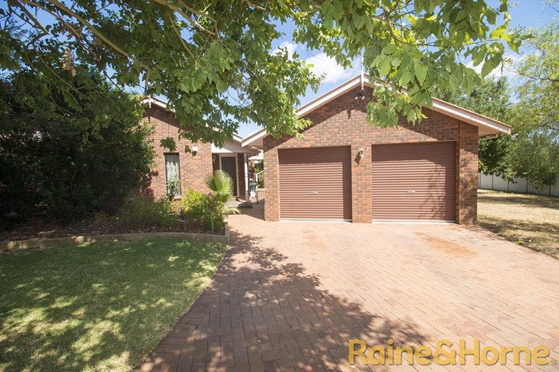 17 Erica Close, Dubbo NSW 2830