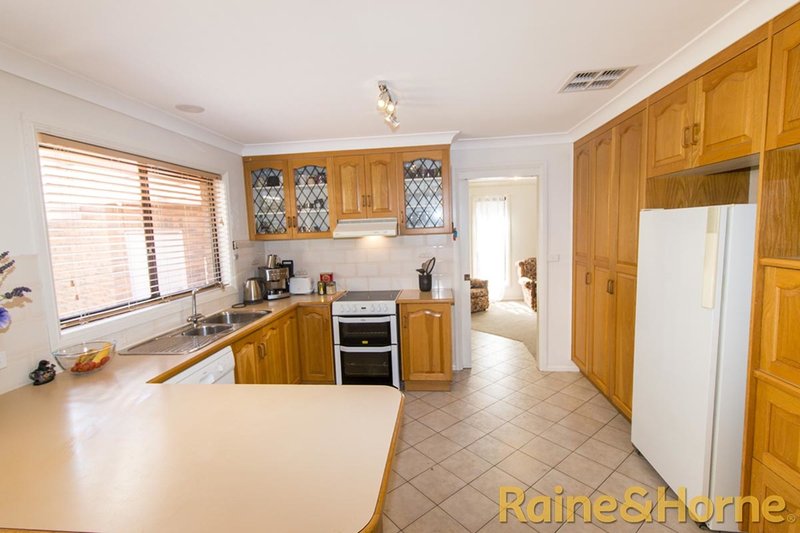 Photo - 17 Erica Close, Dubbo NSW 2830 - Image 2