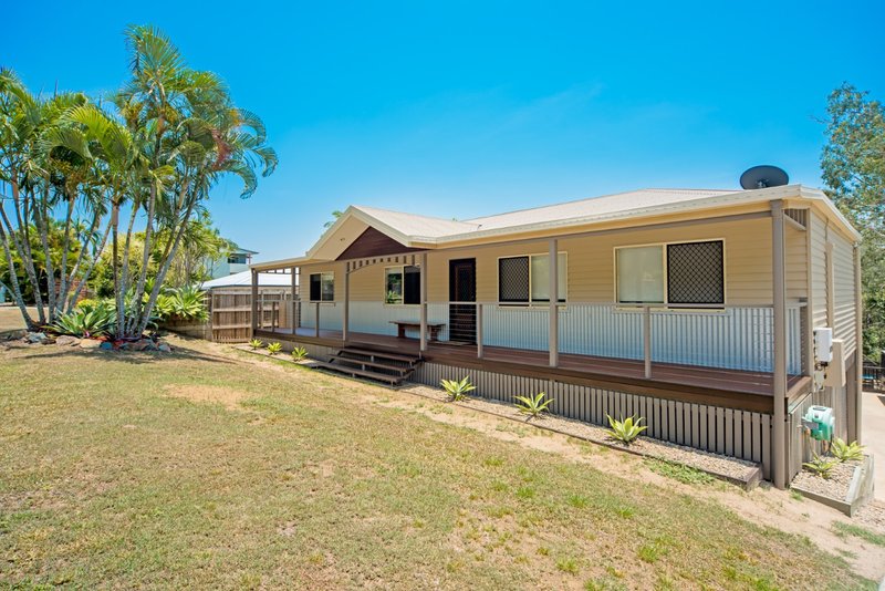 Photo - 17 Eshelby Drive, Cannonvale QLD 4802 - Image 2