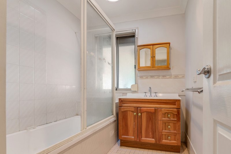 Photo - 17 Eskdale Close, Narellan Vale NSW 2567 - Image 5