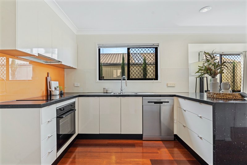 Photo - 1/7 Eversley Terrace, Yeronga QLD 4104 - Image 3