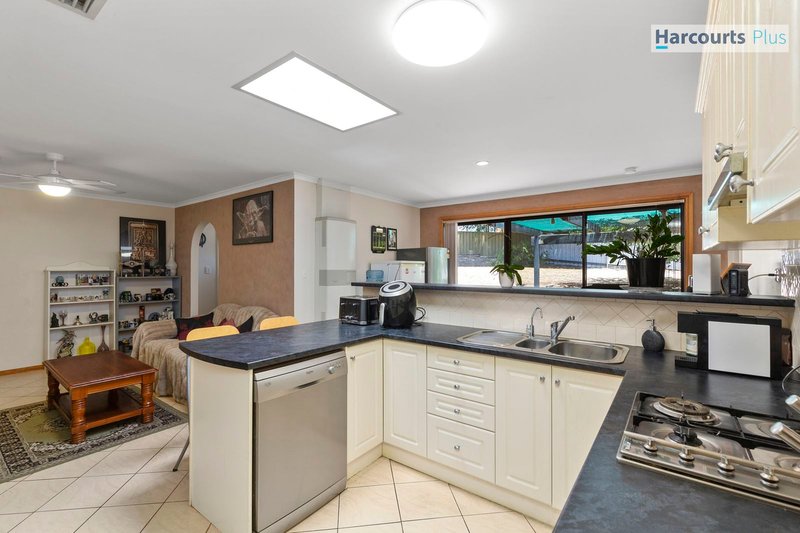 Photo - 17 Fairhill Street, Hallett Cove SA 5158 - Image 8