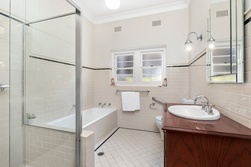 Photo - 17 Fairlight Crescent, Fairlight NSW 2094 - Image 23