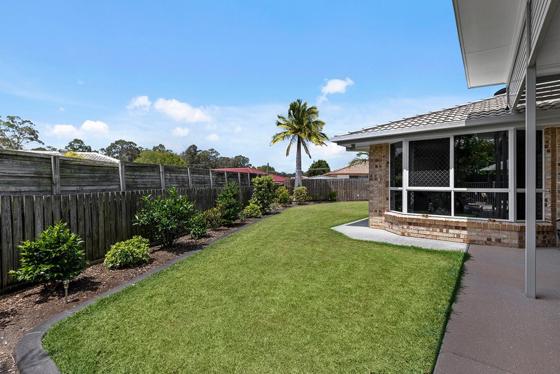 Photo - 17 Fairview Place, Bridgeman Downs QLD 4035 - Image 3