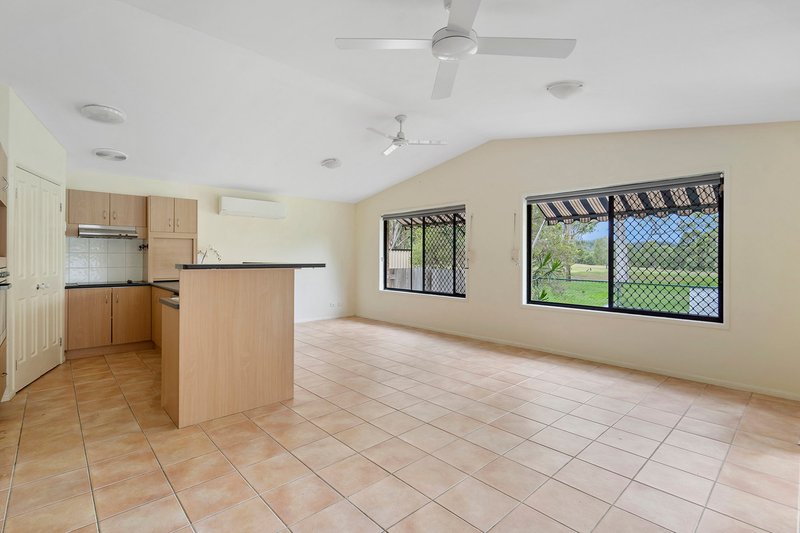 Photo - 17 Fairway Drive, Meadowbrook QLD 4131 - Image 5