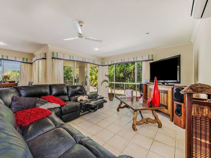 Photo - 17 Fantail Place, Twin Waters QLD 4564 - Image 4