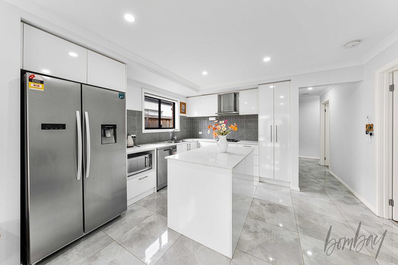 Photo - 17 Feedwater Road, Donnybrook VIC 3064 - Image 4