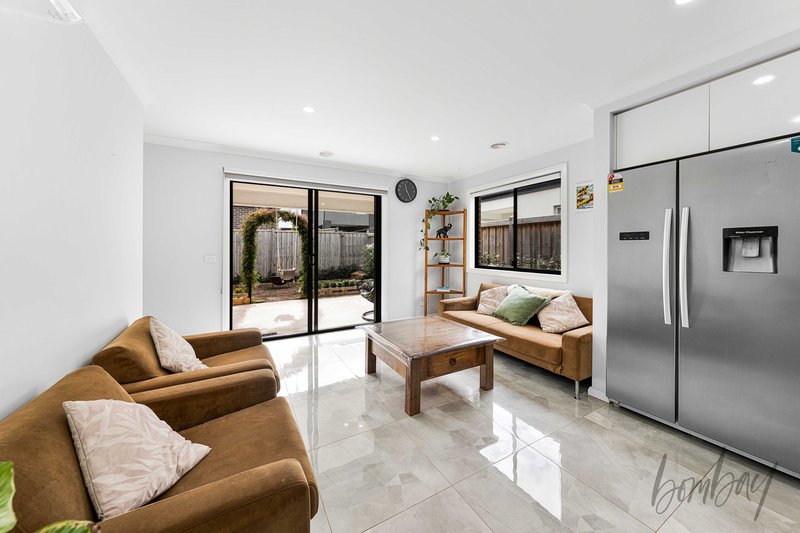 Photo - 17 Feedwater Road, Donnybrook VIC 3064 - Image 6