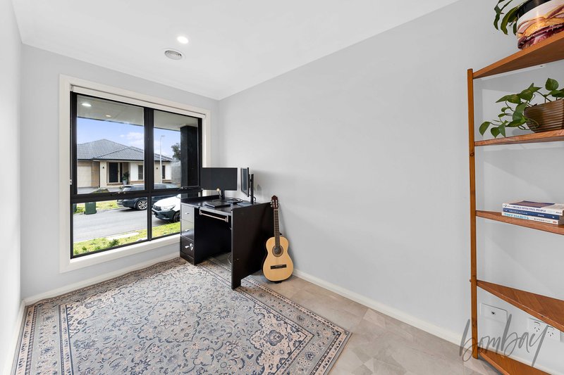 Photo - 17 Feedwater Road, Donnybrook VIC 3064 - Image 7