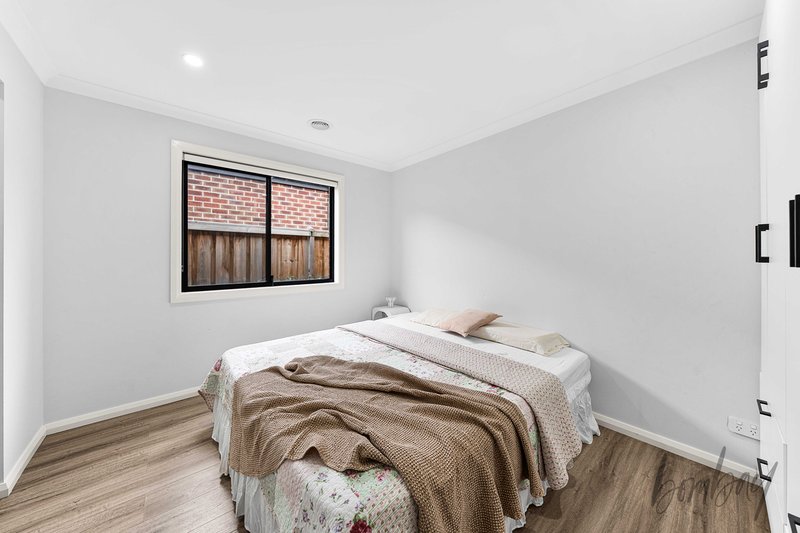 Photo - 17 Feedwater Road, Donnybrook VIC 3064 - Image 11