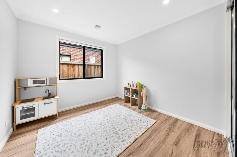 Photo - 17 Feedwater Road, Donnybrook VIC 3064 - Image 12