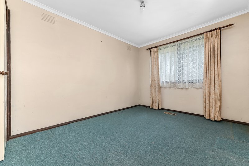 Photo - 17 Fenfield Street, Cranbourne VIC 3977 - Image 5