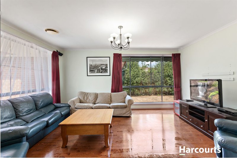 Photo - 17 Ferncroft Court, Berwick VIC 3806 - Image 2