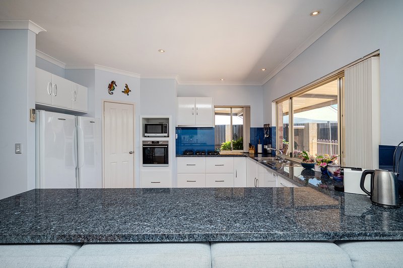 Photo - 17 Ferndale Corner, Mindarie WA 6030 - Image 8