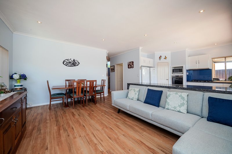 Photo - 17 Ferndale Corner, Mindarie WA 6030 - Image 11