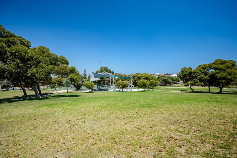 Photo - 17 Ferndale Corner, Mindarie WA 6030 - Image 34
