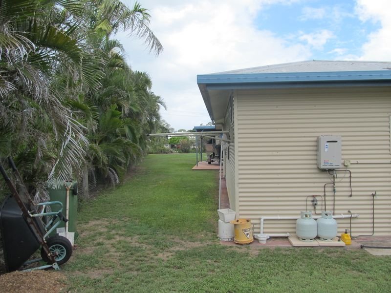 Photo - 17 Field Street, Bowen QLD 4805 - Image 15