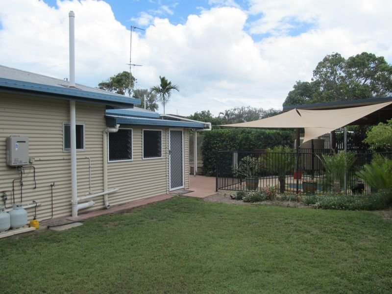 Photo - 17 Field Street, Bowen QLD 4805 - Image 16