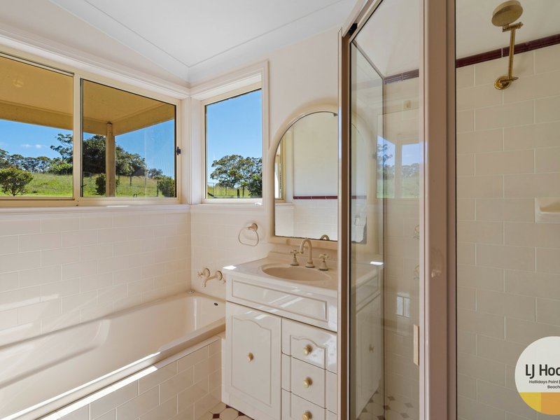 Photo - 17 Figtree Drive, Diamond Beach NSW 2430 - Image 9