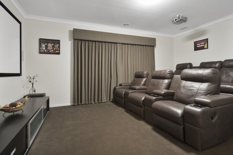 Photo - 17 Filmont Drive, Werribee VIC 3030 - Image 19