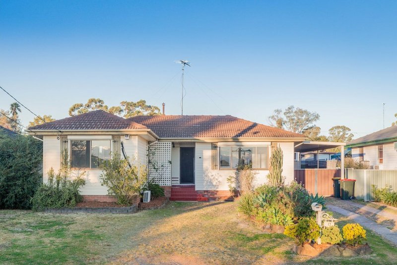 17 Finisterre Avenue, Whalan NSW 2770