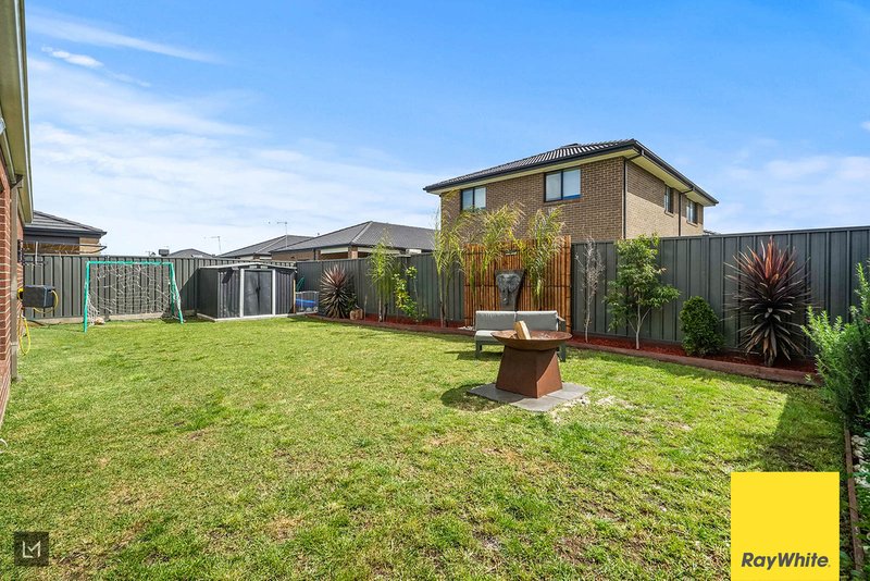 Photo - 17 Firelight Drive, Tarneit VIC 3029 - Image 19