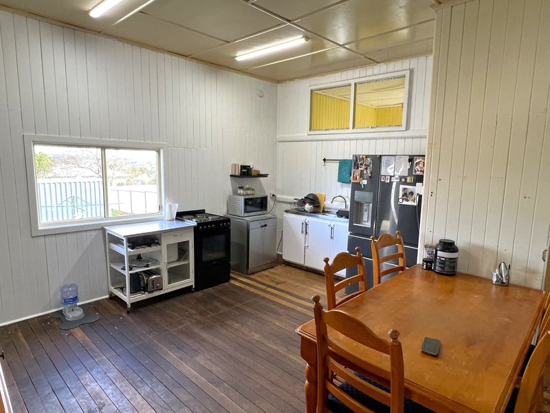 Photo - 17 Fitzroy Street, Kingaroy QLD 4610 - Image 5